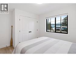 1 of 3 bedrooms with lake views - 