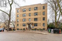 35 - 8 MALLORY GARDENS  Toronto, ON M4V 2A6