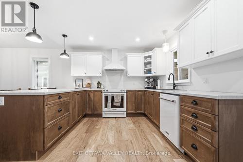 1038 Beatty Crescent, Deep River, ON 