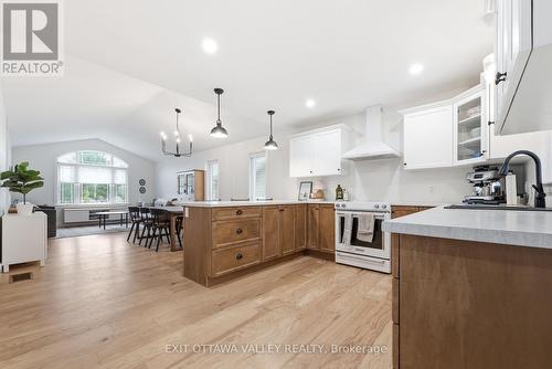 1038 Beatty Crescent, Deep River, ON 