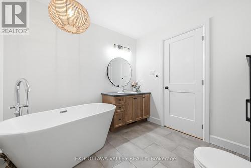 1038 Beatty Crescent, Deep River, ON 