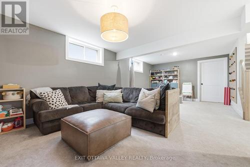 1038 Beatty Crescent, Deep River, ON 