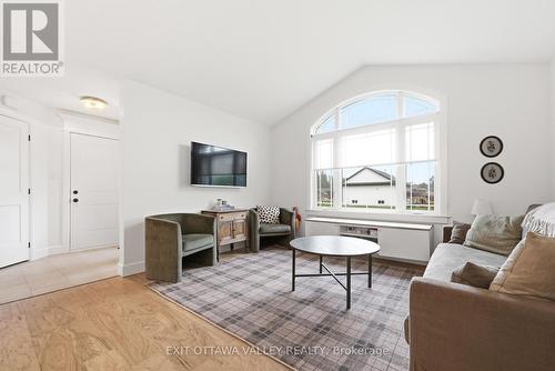1038 Beatty Crescent, Deep River, ON 