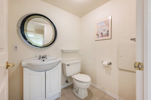 Salle d'eau - 5 Rue Brien, Kirkland, QC - Indoor Photo Showing Bathroom