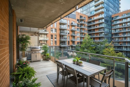 Balcon - 303-1025 Rue De La Commune E., Montréal (Ville-Marie), QC 