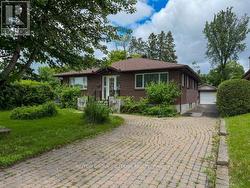 767 CLAUDE STREET  Ottawa, ON K1K 2S1