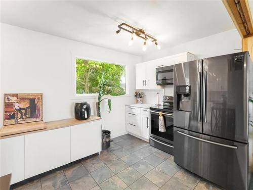 366 Kent Rd, Winnipeg, MB 