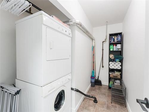 366 Kent Rd, Winnipeg, MB 