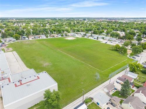 366 Kent Rd, Winnipeg, MB 