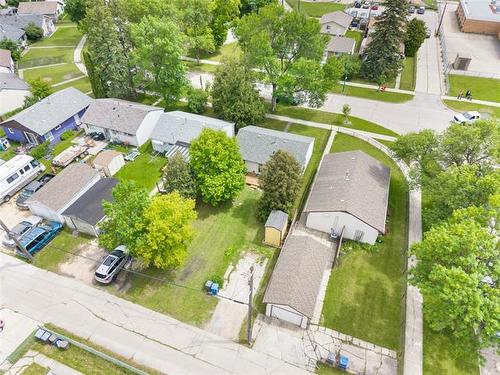 366 Kent Rd, Winnipeg, MB 