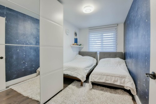 Chambre à coucher - 433 100E Avenue, Laval (Chomedey), QC - Indoor Photo Showing Bedroom