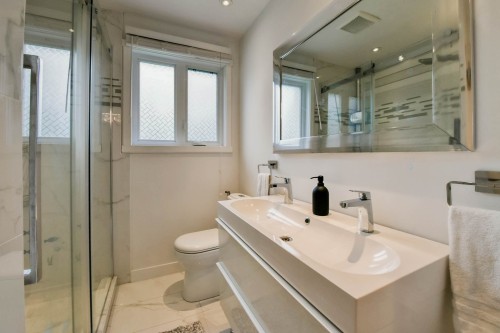 Salle de bains - 433 100E Avenue, Laval (Chomedey), QC - Indoor Photo Showing Bathroom