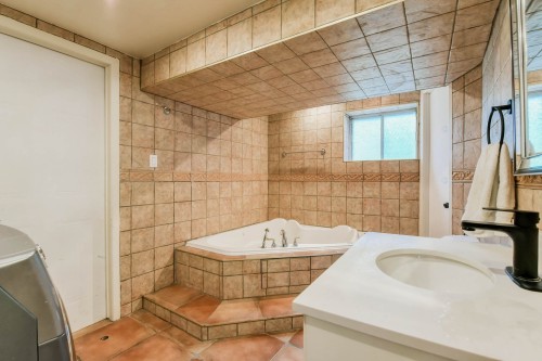 Salle de bains - 433 100E Avenue, Laval (Chomedey), QC - Indoor Photo Showing Bathroom