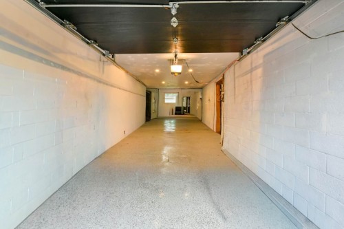 Garage - 433 100E Avenue, Laval (Chomedey), QC - Indoor Photo Showing Other Room