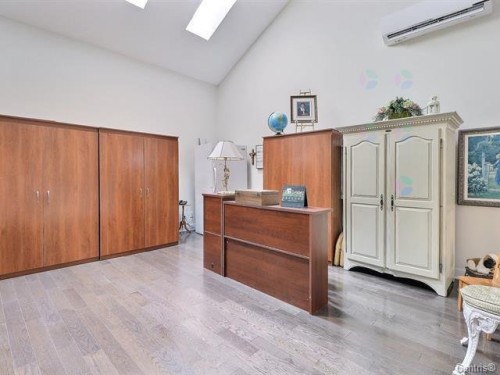 Mezzanine - 305-331 Av. De Venise O., Venise-En-Québec, QC - Indoor