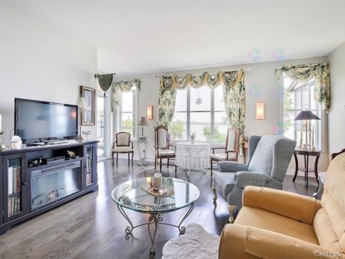 Salon - 305-331 Av. De Venise O., Venise-En-Québec, QC - Indoor Photo Showing Living Room