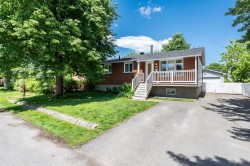 4014 Rue Octave Laval (Fabreville), QC H7R 5C1