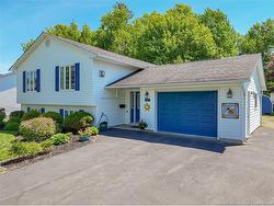 137 Manresa DR  Fredericton, NB E3A 9S9