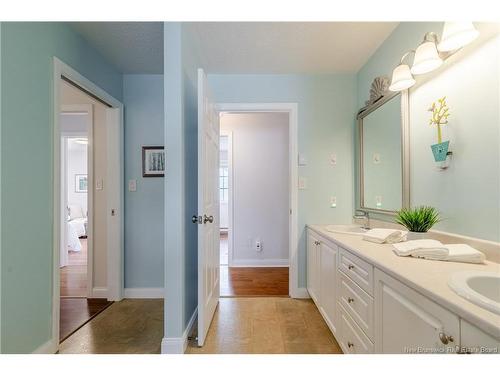 137 Manresa Dr, Fredericton, NB 