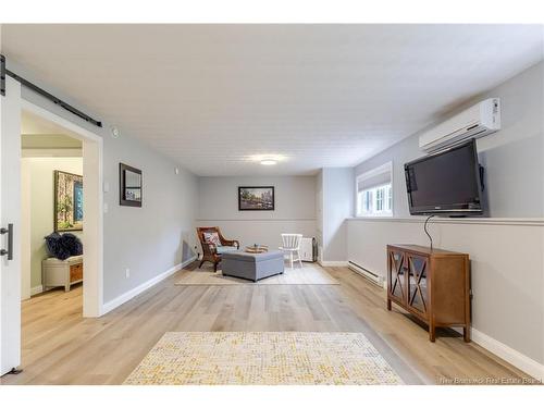 137 Manresa Dr, Fredericton, NB 