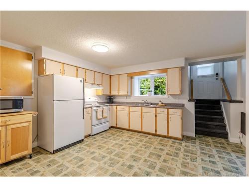 137 Manresa Dr, Fredericton, NB 
