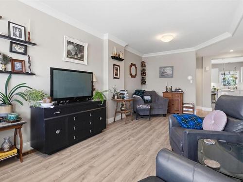 146 Maple Grove Avenue, Timberlea, NS - Indoor Photo Showing Living Room