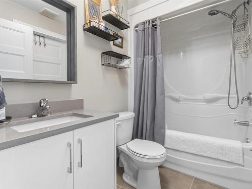 146 Maple Grove Avenue, Timberlea, NS - Indoor Photo Showing Bathroom