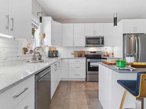 146 Maple Grove Avenue, Timberlea, NS - Indoor Photo Showing Kitchen With Double Sink With Upgraded Kitchen
