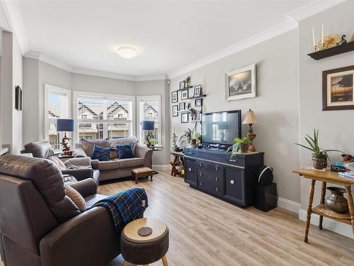 146 Maple Grove Avenue, Timberlea, NS - Indoor Photo Showing Living Room