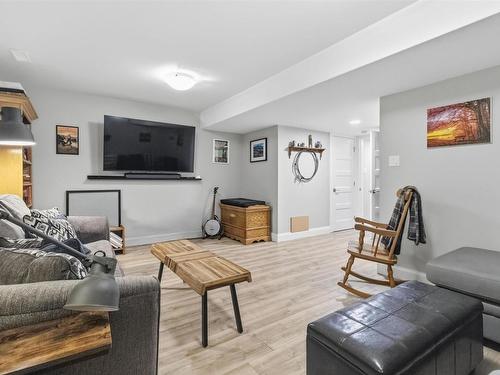 146 Maple Grove Avenue, Timberlea, NS - Indoor Photo Showing Living Room