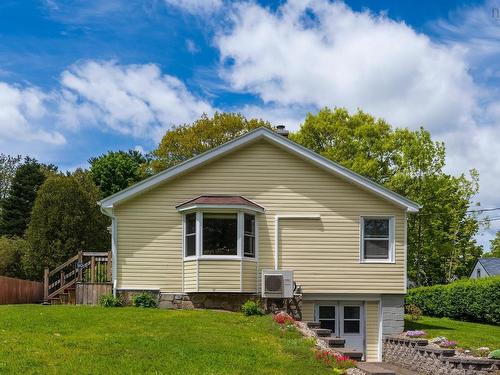 90 Crescent Street, Bridgewater, NS 