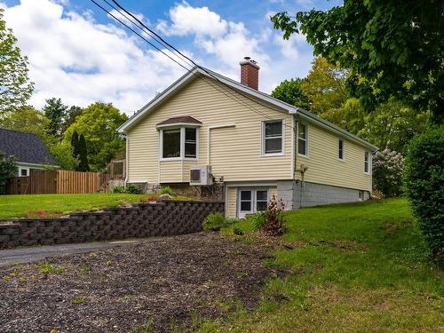 90 Crescent Street, Bridgewater, NS 