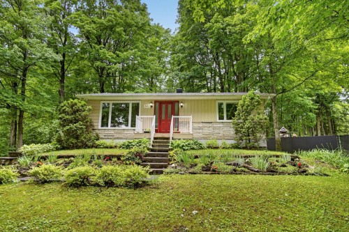 252 Ch. de la Rivière-du-Nord  Saint-Colomban, QC J5K 2E4