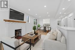 V-staged living room - 