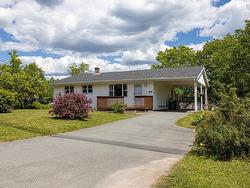305 Beaver Bank Road  Beaver Bank, NS B4E 1K1