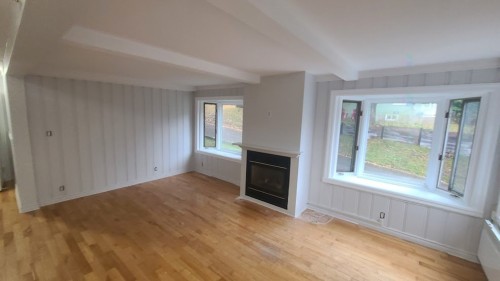 Living Room - 22 Av. Aubry, Saint-Sauveur, QC 