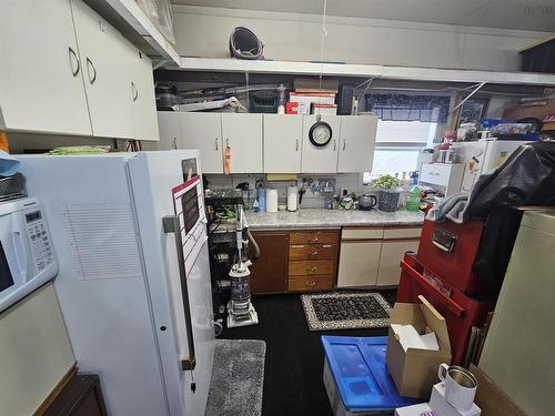 402 Smith Point Road, Fox Harbour, NS - Indoor Photo Showing Laundry Room