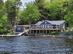 31 Lake Shore Drive  North Range, NS B0W 1H0