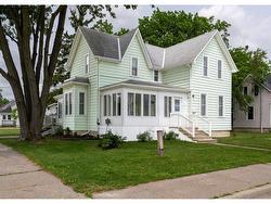 441 QUEEN Street Petrolia, ON N0N 1R0