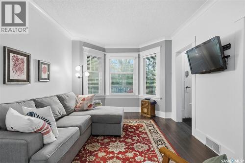 902 10Th Street E, Saskatoon, SK 