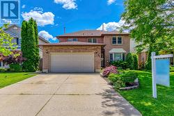 54 RANDOLF COURT  Hamilton, ON L8W 2Z8