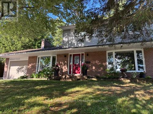 687 GUINEVERE COURT  North Bay (Birchaven), ON P1A 3M1