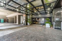 601 - 360 BLOOR STREET E  Toronto, ON M4W 3M3