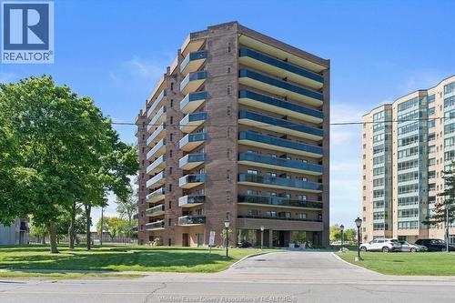 3663 Riverside DRIVE East Unit# 702  Windsor, ON N8Y 4V3