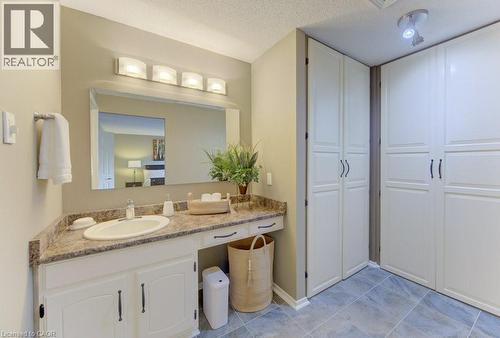 458 Beechwood Place Unit# 3, Waterloo, ON - Indoor Photo Showing Bathroom