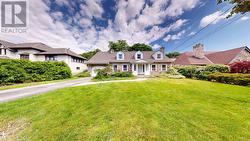 31 BURNHAMTHROPE PARK BOULEVARD  Toronto, ON M9A 1H8