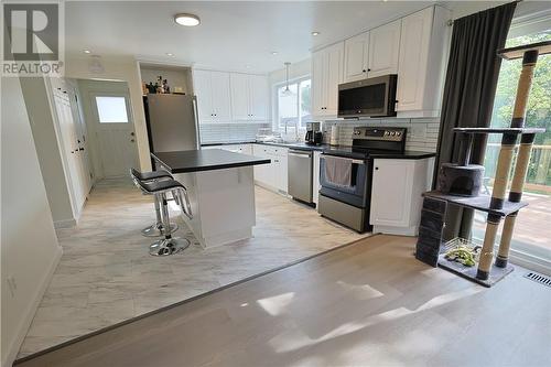 12 Downsview Crescent, Ottawa, ON 