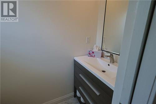 12 Downsview Crescent, Ottawa, ON 