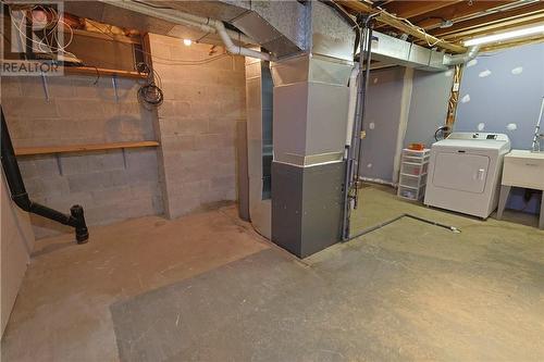 12 Downsview Crescent, Ottawa, ON 