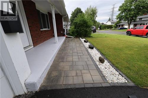 12 Downsview Crescent, Ottawa, ON 